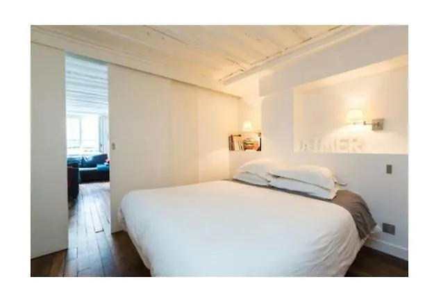 Chez Vous St Honore Daire Paris